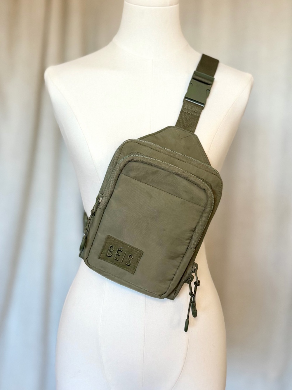 Béis | The Sport Sling Bag | Olive Green | New